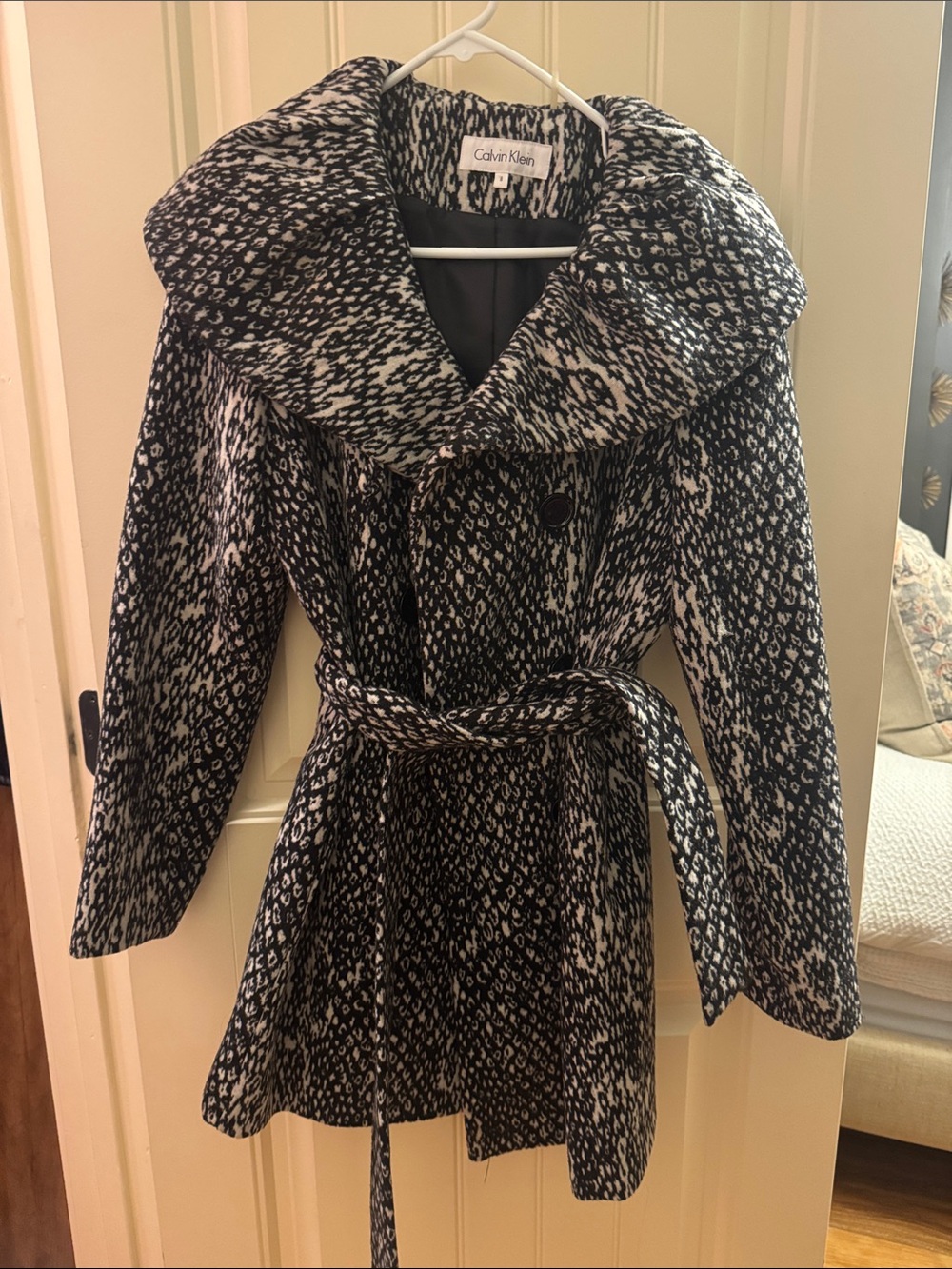 Calvin Klein Black & White Patterned Belted Trench Coat